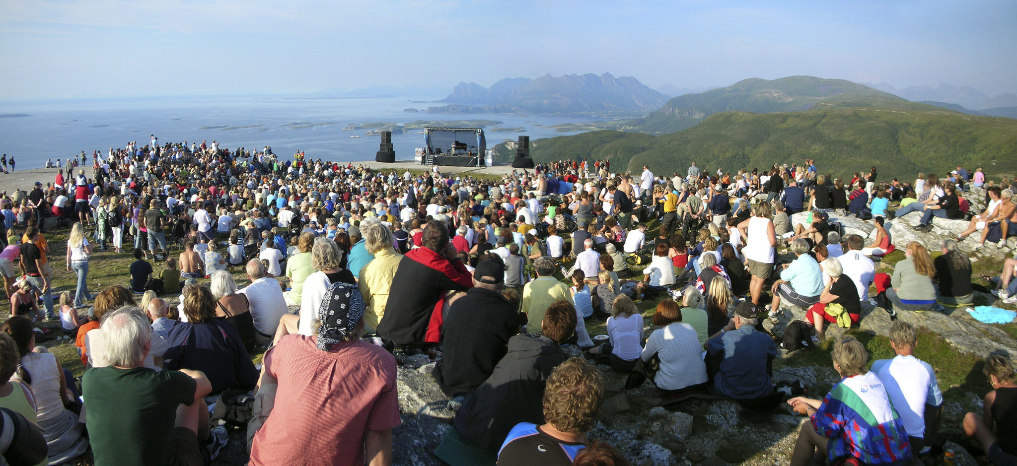 Concert at Keiservarden. Photo: Ernst Furuhatt / nordnorge.com
