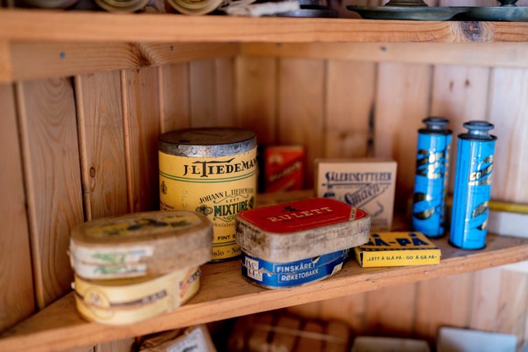 Import goods at the market in Skibotn © Petr Pavlíček / Visit Lyngenfjord