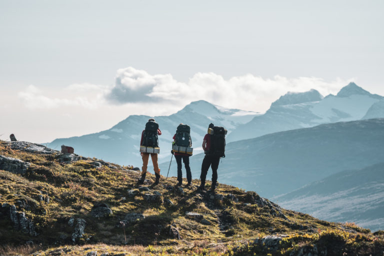 Hikers along the Nordlandsruta. Photo: Zdeno Dvorak / Salten Outdoor Council