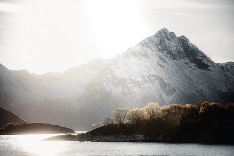 Frozen late Autumn from Bjarkøy Island towards the peaks of Grytøya island © André Askeland