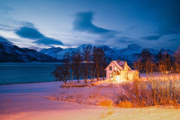 Blue dusk at the Lyngen Fjord © Petr Pavlíček / Visit Lyngenfjord